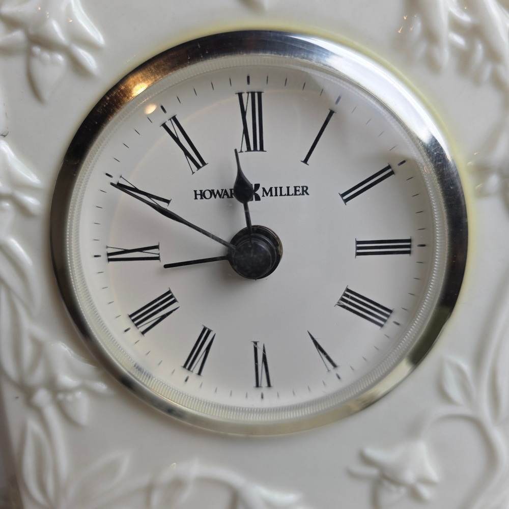 Vintage Howard Miller Ivory Porcelain Floral Clock Gold Roman Numeral Quartz - Picture 4 of 10